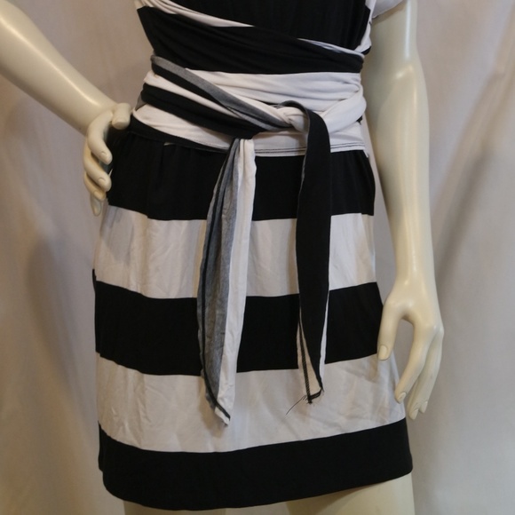 Alice + Olivia Striped Crossover Belt Dress NWOT - Picture 3 of 5